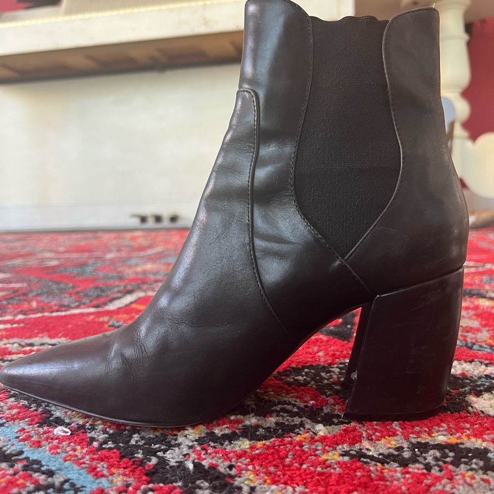Black leather heeled boots !!